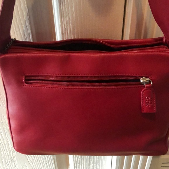 Beautiful red leather Sak bag shoulder strap - Picture 3 of 7